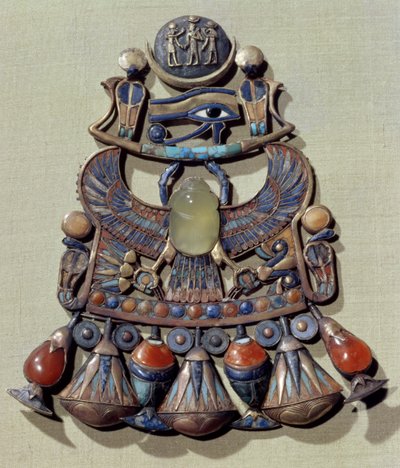 Pectoraal met een vogel-scarabee, uit het graf van Toetanchamon door Egyptian 18th Dynasty