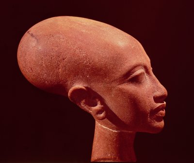 Portretbuste van een dochter van koning Akhenaten (1353-1337 v.Chr.) ca.1375 v.Chr. door Egyptian 18th Dynasty
