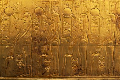 Reliëf op rechter buitenpaneel van tweede grafkapel, Schatkamer van Toetanchamon, Egypte, Egyptische beschaving, Nieuwe Rijk, Dynastie XVIII door Egyptian 18th Dynasty