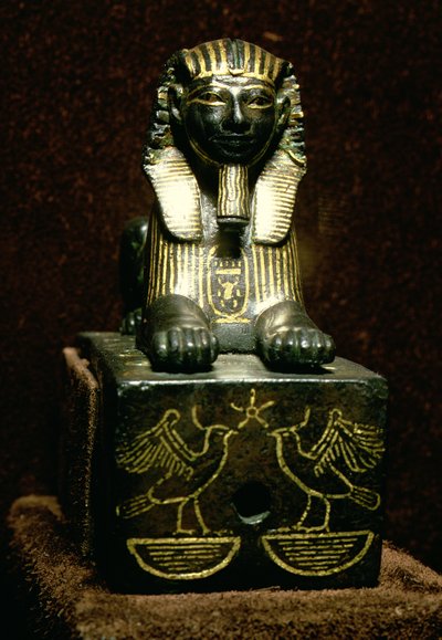 Statuette van een sfinx van koning Tuthmosis III, Nieuwe Koninkrijk, ca. 1490-1439 v.Chr. door Egyptian 18th Dynasty