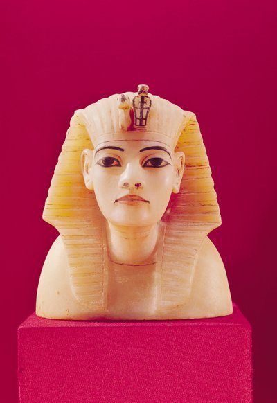 Stopper van een van de canopische urnen, uit het graf van Toetanchamon (ca.1370-1352 v.Chr.) Nieuwe Rijk door Egyptian 18th Dynasty