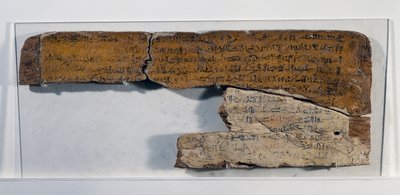 Tablet van leerling-schrijver, met tekst uit Satire van ambachten, hout, 52x20.5x1 cm, Egyptische beschaving, Nieuwe Rijk, Dynastie XVIII door Egyptian 18th Dynasty