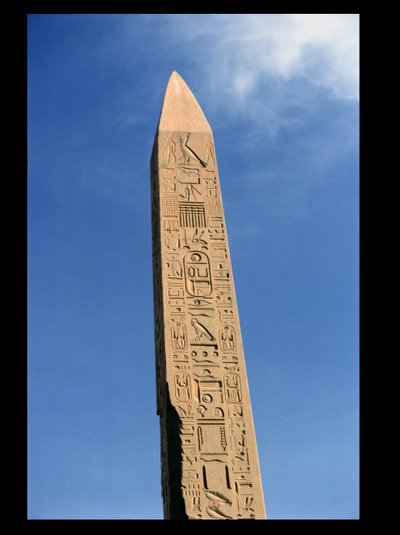 De Obelisk van Tuthmosis I (1504-1492 v.Chr.) in de Grote Tempel van Amon, Karnak Tempel, Nieuwe Koninkrijk door Egyptian 18th Dynasty
