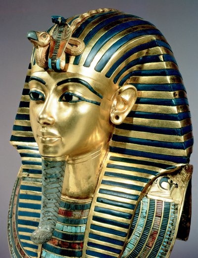 Het gouden dodemasker, uit het graf van Toetanchamon door Egyptian 18th Dynasty
