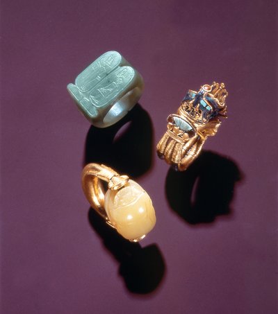Drie ringen, uit het graf van Toetanchamon door Egyptian 18th Dynasty