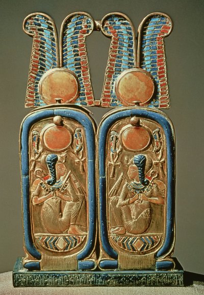 Zalfdoos in de vorm van een dubbele koninklijke cartouche, uit het graf van Toetanchamon door Egyptian 18th Dynasty