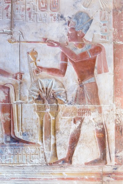 Gekleurd reliëf, tempel van Seti I, Abydos, Egypte door Egyptian 19th Dynasty