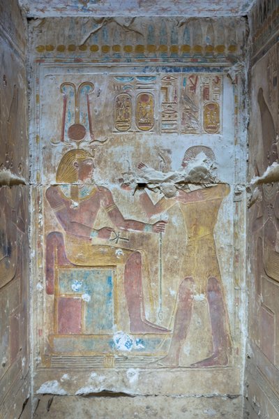 Gekleurd reliëf, tempel van Seti I, Abydos, Egypte door Egyptian 19th Dynasty