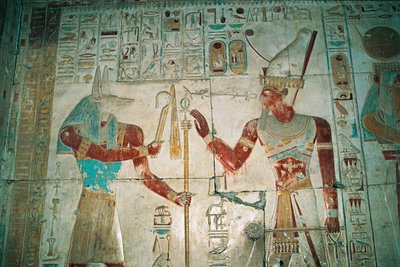 Egypte, Abydos, Tempel van farao Seti I, Osiris kapel. Detail, geschilderd reliëf, Nieuwe Koninkrijk, Dynastie XIX door Egyptian 19th Dynasty
