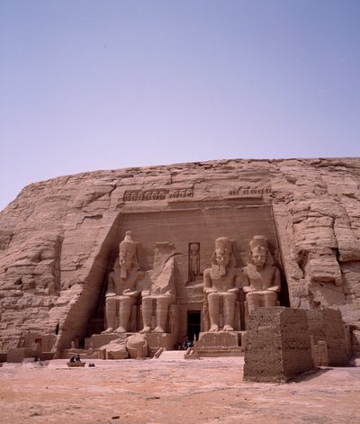 Egyptische oudheid: Kolossus van de Tempel van Ramses II. 1271-1256 v.Chr. Abu Simbel, Aswan, Egypte door Egyptian 19th Dynasty