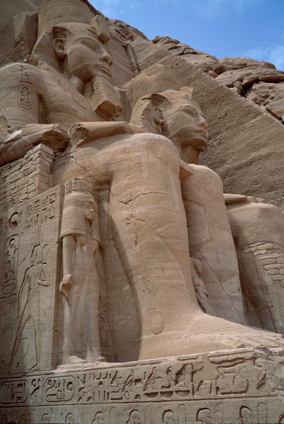 Egyptische oudheid: Kolossus van de Tempel van Ramses II. 1271-1256 v.Chr. Abu Simbel, Aswan, Egypte door Egyptian 19th Dynasty