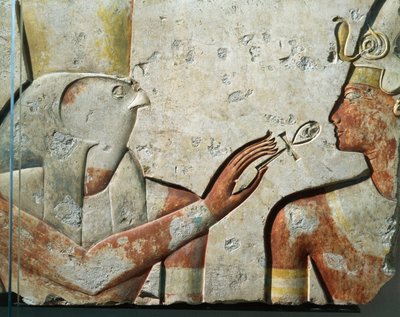 Valkgod Horus en Ramses II tijdens de mondopeningsceremonie, bas-reliëf, van kleine tempel gebouwd door farao in Abydos. door Egyptian 19th Dynasty