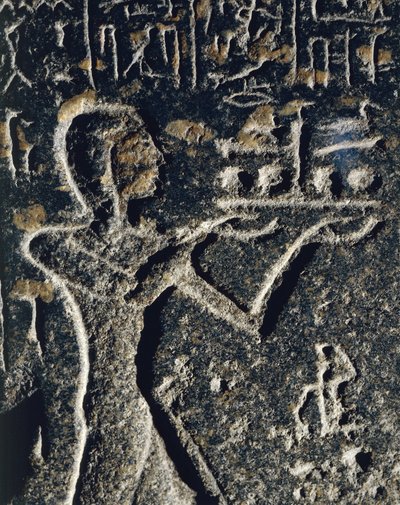 Granieten standbeeld dat prins Merneptah in aanbidding toont, gewijd aan god Ptah door Egyptian 19th Dynasty