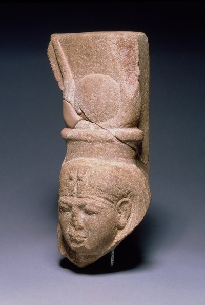 Hoofd van Hathor, uit Serabit-el-Khadim op het Sinaï-schiereiland, Nieuwe Rijk, ca. 1279-1213 v.Chr. door Egyptian 19th Dynasty