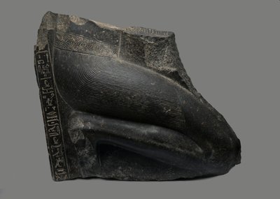 Knielend standbeeld van Khaemwaset, 1281-1277 v.Chr. door Egyptian 19th Dynasty