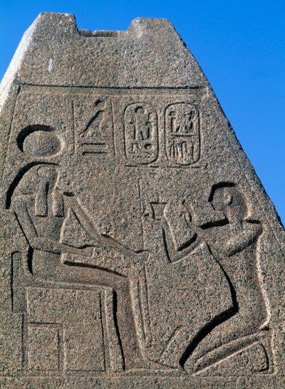 Obelisk met reliëfs en inscripties van Ramses II, Grote Tempel van Amon, Tanis, Egypte, Egyptische beschaving, Nieuwe Rijk, Dynastie XIX door Egyptian 19th Dynasty
