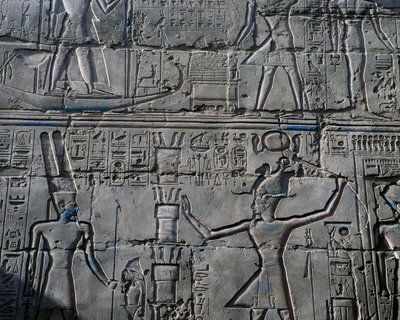 Koningin Hatsjepsoet voor God Amon, (detail), reliëf, binnenmuren van Grote Hypostyle Hal, Karnak tempelcomplex (Unesco Werelderfgoedlijst) door Egyptian 19th Dynasty