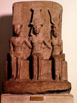 Ramesses II zittend tussen Amun en Mut, uit Karnak, Nieuwe Koninkrijk door Egyptian 19th Dynasty