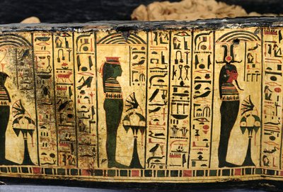 Detail van de buitenste kistbasis van de mummie van Nesyamun, mogelijk gevonden in Deir El-Bahri, Nieuwe Koninkrijk, c.1100 v.Chr. (beschilderd hout) door Egyptian 20th Dynasty