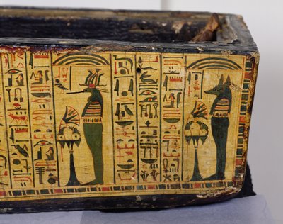 Detail van de buitenste kistbasis van de mummie van Nesyamun, mogelijk gevonden in Deir El-Bahri, Nieuwe Koninkrijk, c.1100 v.Chr. door Egyptian 20th Dynasty