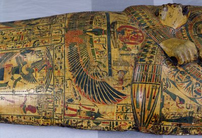 Detail van de buitenste kistdeksel van de mummie van Nesyamun, mogelijk gevonden in Deir El-Bahri, Nieuwe Koninkrijk, c.1100 v.Chr. (beschilderd hout) door Egyptian 20th Dynasty