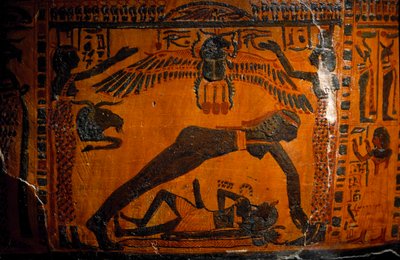 Egyptische oudheid: sarcofaag van beschilderd hout door Boutehamon (Butehamon), koninklijke schrijver. Uit Thebe. 21e dynastie. 990-970 v.Chr. Detail dat de schepping van de wereld voorstelt, Nout de godin van de Hemel scheidt zich van Geb, de god van de A door Egyptian 21st Dynasty