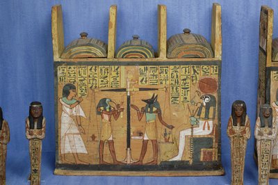 Ushabti-kist met een scène van psychostase, Derde Tussenperiode door Egyptian 21st Dynasty