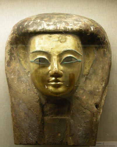 Hoofd van een sarcofaag, Saïtische Periode door Egyptian 26th Dynasty