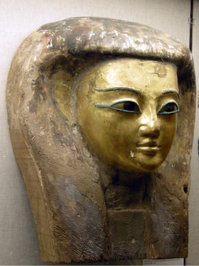 Hoofd van een sarcofaag, Saïtische Periode door Egyptian 26th Dynasty