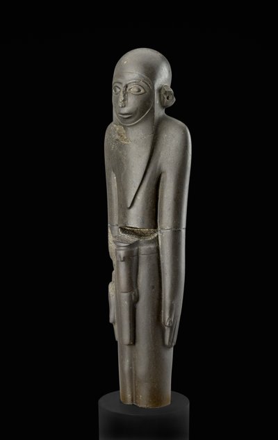 Standbeeld van een bebaarde man met een muts en een riem met penisschede, toegeschreven aan de Protodynastieke periode door Egyptian 2nd Dynasty