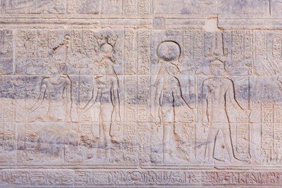Reliëfs bij de Philae-tempel, Aswan, Egypte door Egyptian 30th Dynasty