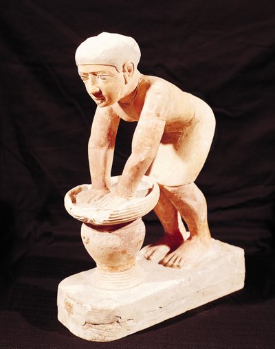 Model van een man die bier maakt, uit Saqqara, Oude Rijk door Egyptian 5th Dynasty