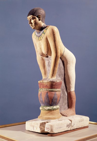 Model van een vrouw die bier maakt, Oude Rijk door Egyptian 5th Dynasty