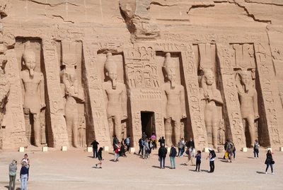 Abu Simbel Kleine Tempel door Egyptian Egyptian