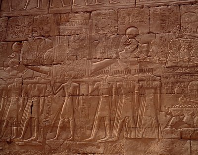 Egyptische oudheid: reliëf van de tempel van Karnak (Karnac), Luxor, Egypte door Egyptian Egyptian