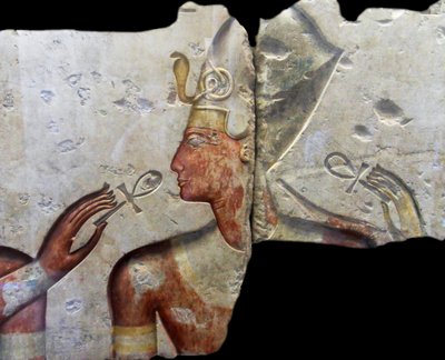 Koning Ramses II, tussen de goden. Komt uit de kleine tempel gebouwd door Koning Ramses II in Abydos. Rond 1275 v.Chr. (19e dynastie) door Egyptian Egyptian