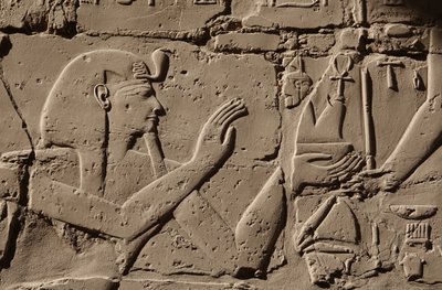 Farao met cobra-hoofddoek, Karnak door Egyptian Egyptian