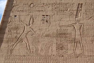Scène van de slachting van vijanden, Tempel van Horus, Edfu door Egyptian Egyptian