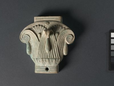 Doos (Pyxis) in de vorm van een samengestelde kapiteel, 305-30 v.Chr. door Egyptian Ptolemaic Period