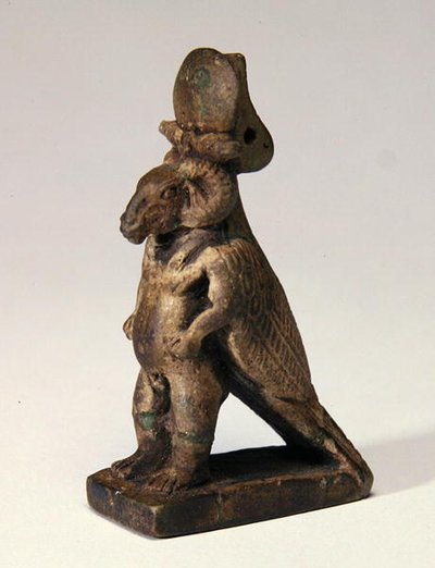 Samengestelde god met ramskop, dwerglichaam en valkenrug door Egyptian Ptolemaic Period