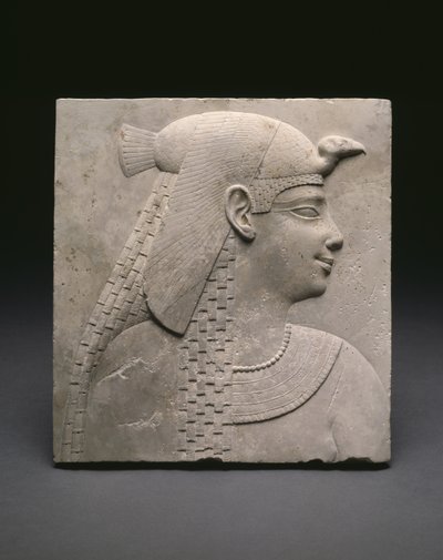 Reliëfplaat die een koningin of godin afbeeldt, Ptolemaeïsche periode door Egyptian Ptolemaic Period