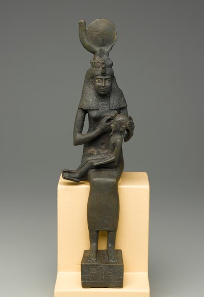 Zittende beeldje van Isis met Horus (brons) door Egyptian Ptolemaic Period