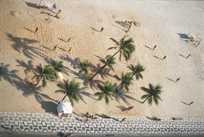 Brazilië, Rio de Janeiro, Ipanema Beach, luchtfoto (foto) door Nicolas d