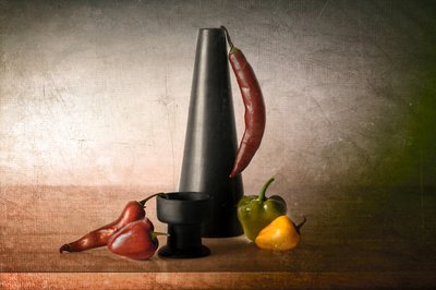 Rustiek stilleven met peper door Elena Arjona