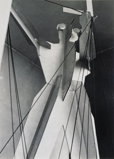 Beeldhouwwerk in Pressa, Keulen door Eliezer Markowich Lissitzky