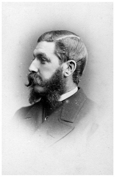 Portret van een man, ca. 1880-1909 door Elliott and Fry