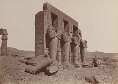 Thebe, Tempel van Ramasseum, Gebroken Kolossen door Émile Béchard