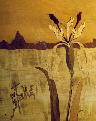 Art Nouveau stijl tafel, door Emile Galle (1846-1904), walnoot met fineerafwerking en diverse houtsoorten, (detail), Frankrijk, 20e eeuw door Emile Galle