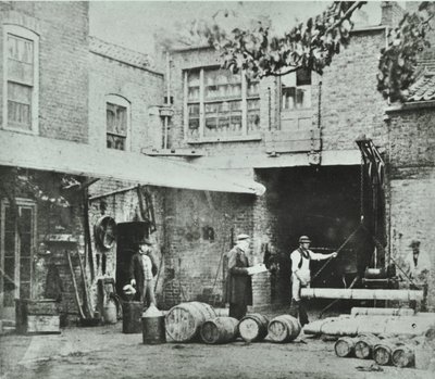 231-235 Kings Road: achtergevel, Londen, 1890 door English Photographer