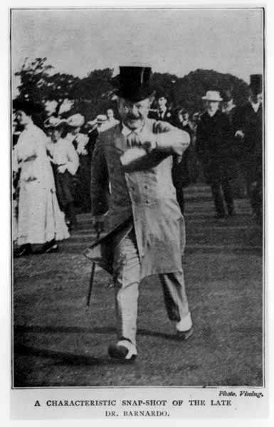 Een karakteristieke momentopname van wijlen Dr. Barnado (1845-1905) door English Photographer